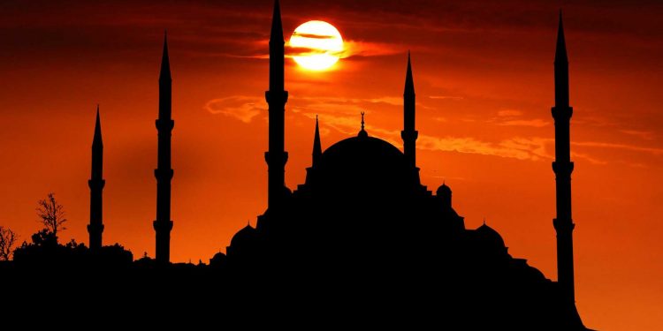 Ələm olan məsciddə namazın hökmü