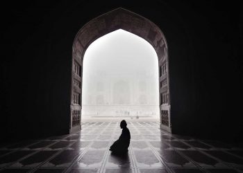 İnsanlara xeyirxahlığı əmr etdiyiniz halda, özünüzü unudursunuz?