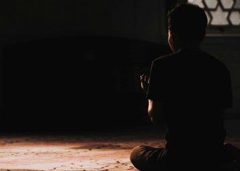 Namazları üzr olmadan birləşdirmək